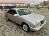 Mercedes-Benz E 320 1998 года за 4 200 000 тг. в Актау – фото 2