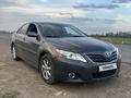 Toyota Camry 2011 года за 7 500 000 тг. в Уральск – фото 2