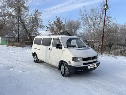 Volkswagen Caravelle 2000 года за 4 500 000 тг. в Караганда – фото 2