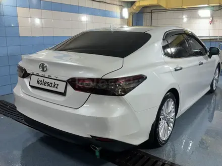 Toyota Camry 2018 года за 13 900 000 тг. в Астана – фото 5