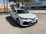 Toyota Camry 2021 года за 13 700 000 тг. в Павлодар – фото 2