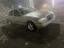Mercedes-Benz E-Class, 1985