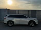 Toyota Highlander 2014 годаүшін12 500 000 тг. в Актау – фото 3