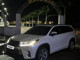 Toyota Highlander 2014 годаүшін12 500 000 тг. в Актау