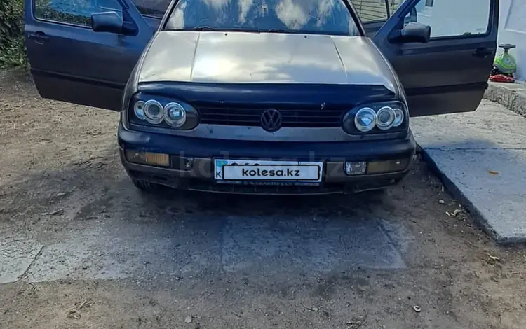 Volkswagen Golf 1993 годаүшін1 200 000 тг. в Семей