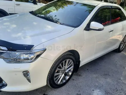 Toyota Camry 2017 года за 12 800 000 тг. в Шымкент