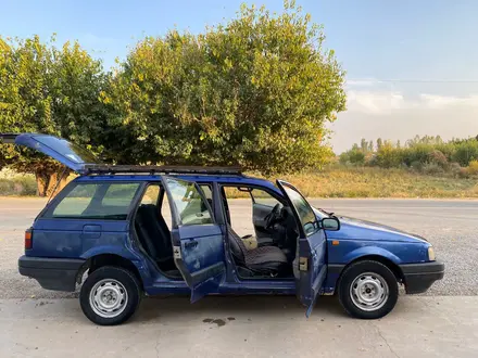 Volkswagen Passat 1993 года за 800 000 тг. в Абай (Келесский р-н) – фото 3