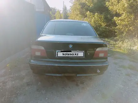 BMW 520 1996 года за 1 800 000 тг. в Алтай – фото 2