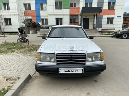 Mercedes-Benz E 200 1990 года за 1 000 000 тг. в Алматы