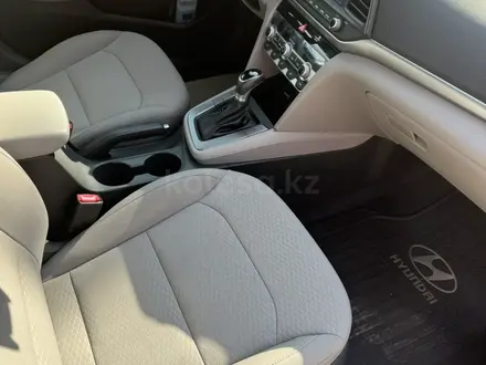 Hyundai Elantra 2019 года за 9 300 000 тг. в Актобе – фото 9