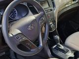 Hyundai Santa Fe 2017 годаүшін10 500 000 тг. в Караганда – фото 2