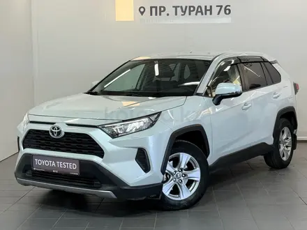 Toyota RAV4 Prestige 2021 года за 12 900 000 тг. в Астана