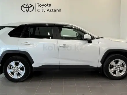 Toyota RAV4 Prestige 2021 года за 12 900 000 тг. в Астана – фото 19
