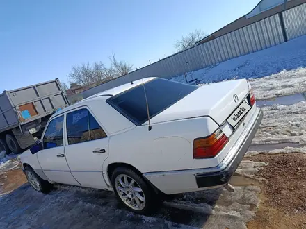 Mercedes-Benz E 260 1992 года за 500 000 тг. в Астана – фото 5