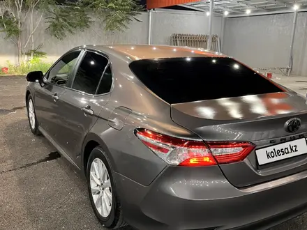 Toyota Camry 2018 года за 11 000 000 тг. в Шымкент – фото 5