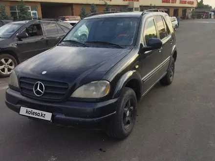 Mercedes-Benz ML 320 1998 года за 3 700 000 тг. в Алматы – фото 2