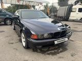 BMW 528 1999 года за 2 900 000 тг. в Алматы