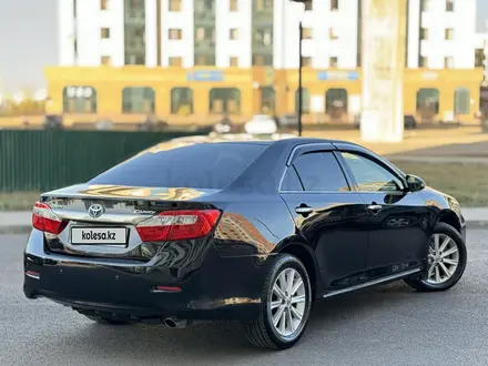 Toyota Camry 2014 года за 9 000 000 тг. в Астана – фото 53