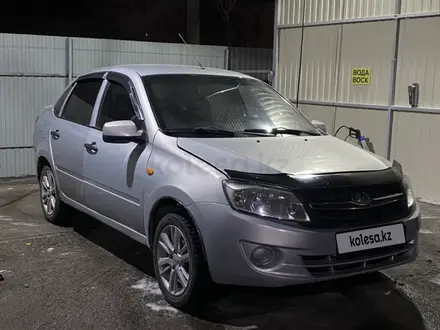 ВАЗ (Lada) Granta 2190 2013 года за 2 250 000 тг. в Семей – фото 2