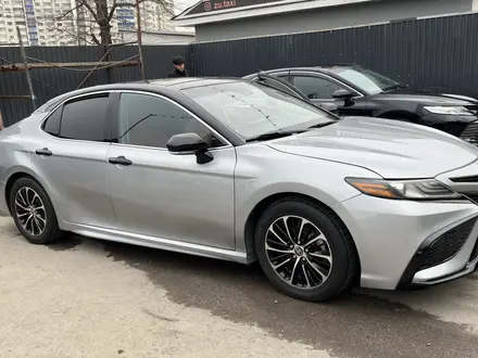 Toyota Camry 2021 года за 13 500 000 тг. в Шымкент – фото 10
