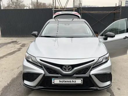 Toyota Camry 2021 года за 13 500 000 тг. в Шымкент – фото 8