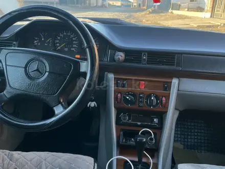 Mercedes-Benz E 220 1995 года за 2 300 000 тг. в Кызылорда – фото 5