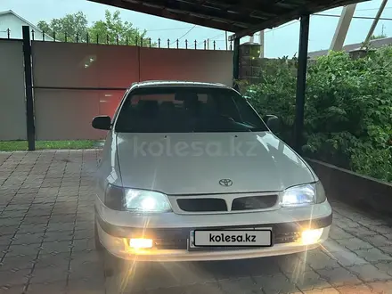 Toyota Carina E 1997 года за 1 800 000 тг. в Алматы