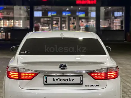 Lexus ES 300h 2015 года за 11 800 000 тг. в Усть-Каменогорск – фото 23
