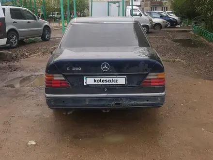 Mercedes-Benz E 260 1991 года за 950 000 тг. в Кокшетау – фото 5