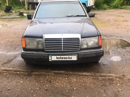 Mercedes-Benz E 260 1991 года за 950 000 тг. в Кокшетау – фото 2