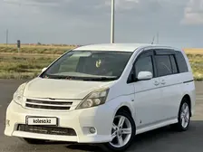 Toyota ISis, 2011