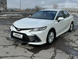 Toyota Camry 2021 года за 13 900 000 тг. в Астана