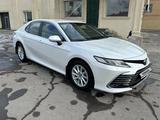 Toyota Camry 2021 года за 13 900 000 тг. в Астана – фото 3