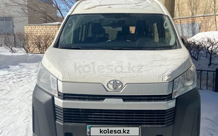 Toyota Hiace 2024 годаүшін24 100 000 тг. в Семей