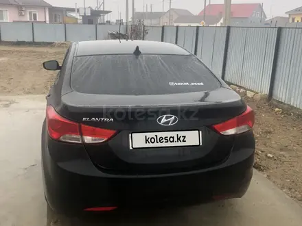 Hyundai Elantra 2013 года за 2 500 000 тг. в Атырау