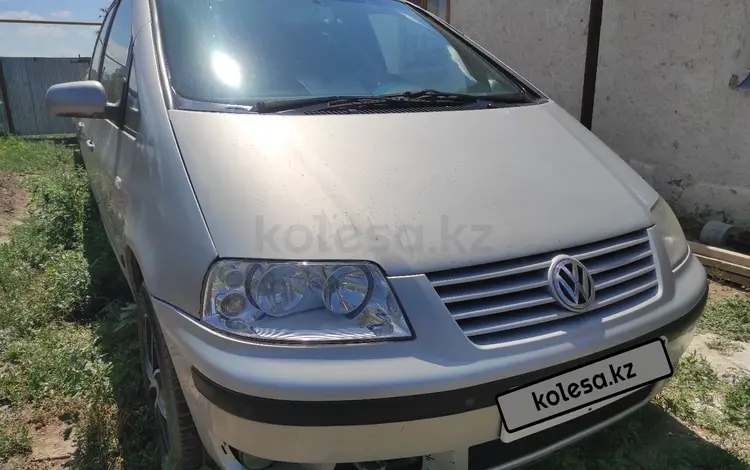 Volkswagen Sharan 2000 годаүшін2 900 000 тг. в Уральск