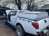 Mitsubishi L200 2007 годаүшін4 500 000 тг. в Алматы – фото 2