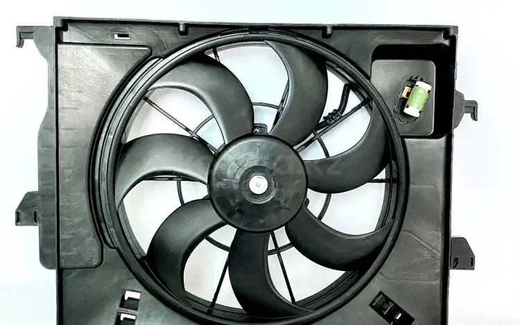 Вентилятор с диффузором охлаждения радиатора Hyundai Accent за 46 000 тг. в Алматы