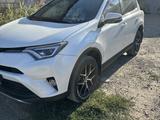 Toyota RAV4 2017 годаүшін13 000 000 тг. в Актобе – фото 2
