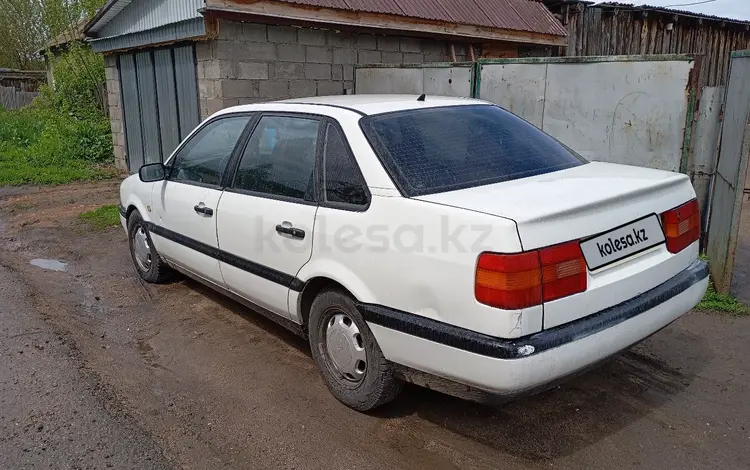 Volkswagen Passat 1993 годаүшін1 360 000 тг. в Щучинск