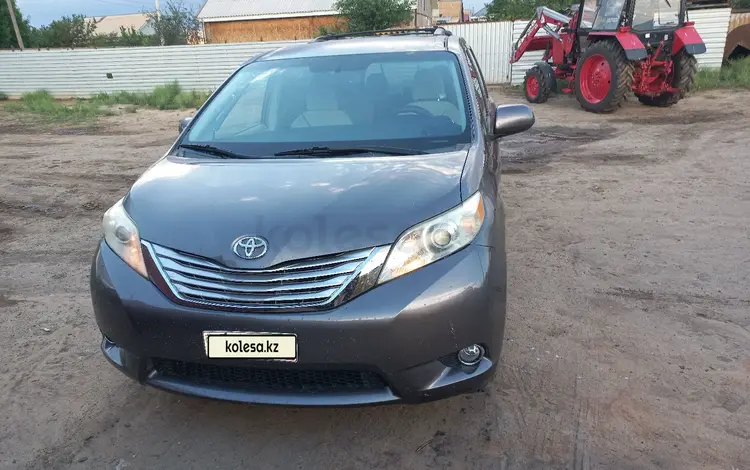Toyota Sienna 2013 года за 7 500 000 тг. в Атырау
