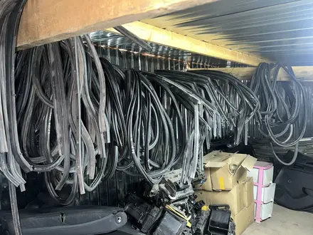 Уплотнитель дверные и кузовные за 1 000 тг. в Алматы
