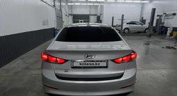 Hyundai Elantra 2018 года за 4 200 000 тг. в Атырау – фото 4