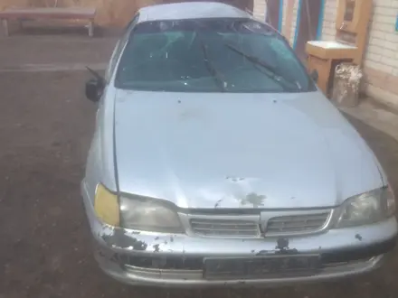 Toyota Carina E 1997 года за 500 000 тг. в Семей