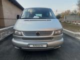Volkswagen Caravelle 2001 года за 5 500 000 тг. в Шымкент