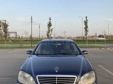 Mercedes-Benz S 320 1999 года за 3 200 000 тг. в Шымкент – фото 2