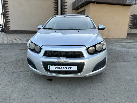 Chevrolet Aveo 2012 года за 2 950 000 тг. в Уральск – фото 2