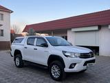 Toyota Hilux 2017 года за 15 500 000 тг. в Тараз – фото 2