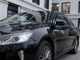 Toyota Camry 2016 года за 7 700 000 тг. в Атырау – фото 3