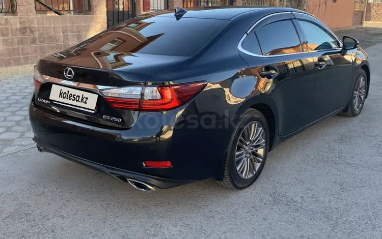 Lexus ES 250 2017 годаfor16 000 000 тг. в Актау